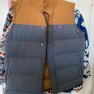 Patagonia mens size L down vest